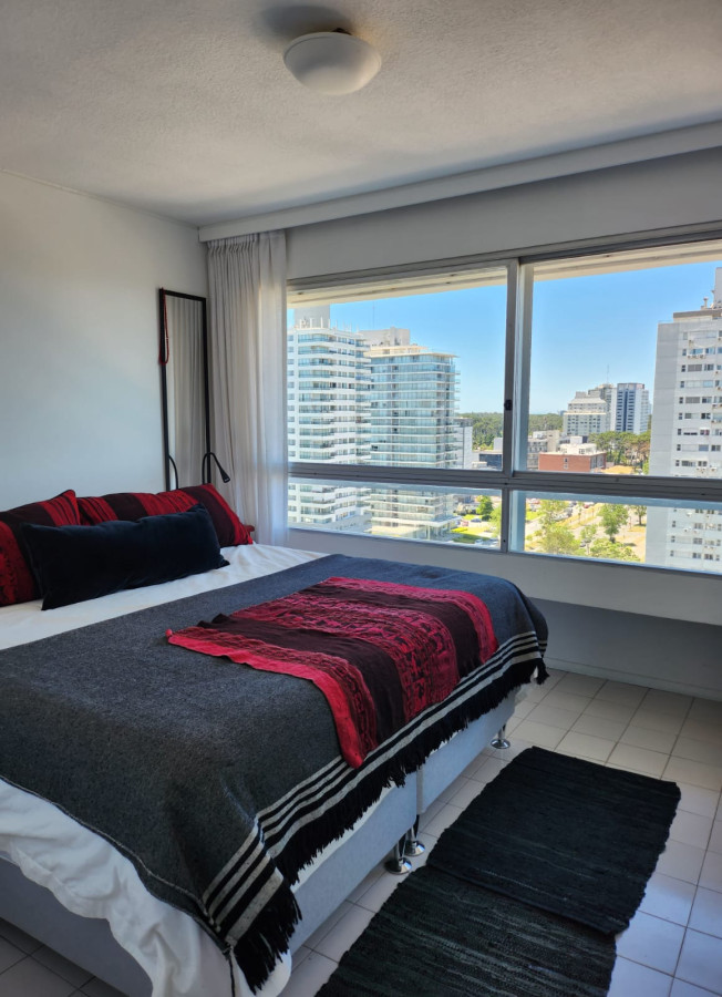 Apartamento ID.6056 - Alquiler apartamento 3 dormitorios, Punta del Este 
