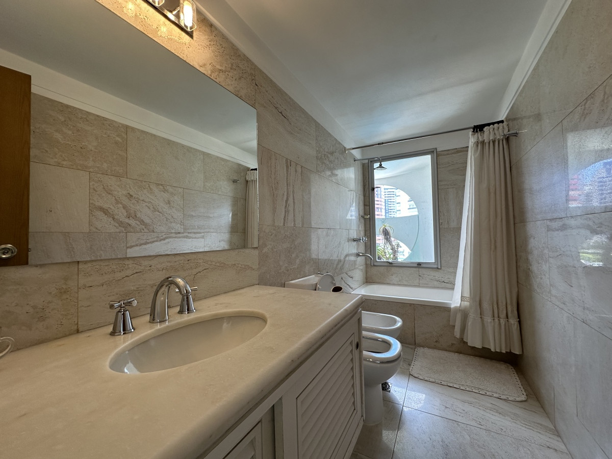 Apartamento ID.6419 - Venta apartamento en Punta del Este, playa brava 