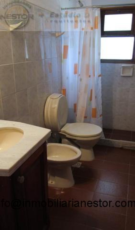Casa ID.191 - Cómodo, funcional, amplia unidad duplex a una cuadra de la playa