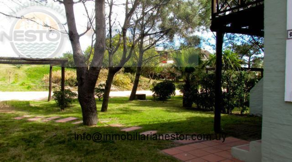 Casa ID.191 - Cómodo, funcional, amplia unidad duplex a una cuadra de la playa