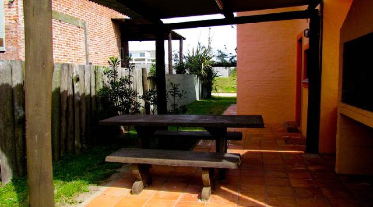 Casa ID.42 - DUPLEX EN TIO TOM A 1/2 CUADRA DE LA PLAYA, 2 DORMITORIOS