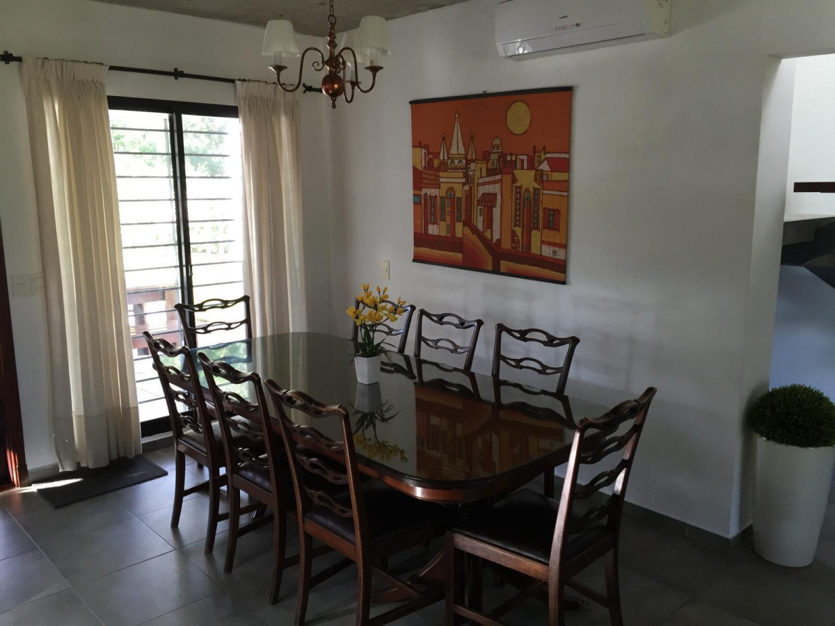 Casa ID.569 - IMPORTANTE Y MODERNA RESIDENCIA  EN SOLANAS
