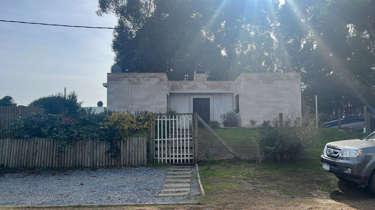 Casa ID.6548 - Venta casa zona Burnet Maldonado 