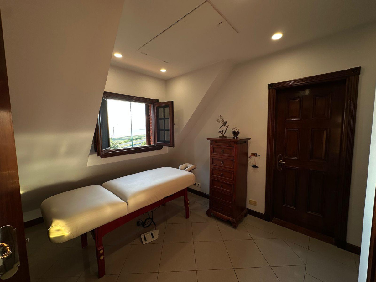 Casa ID.6679 - Vendemos casa primera línea al mar, playa mansa Punta del Este 