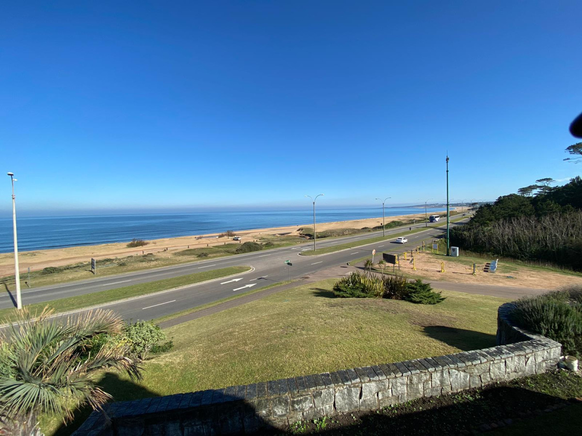 Casa ID.6679 - Vendemos casa primera línea al mar, playa mansa Punta del Este 