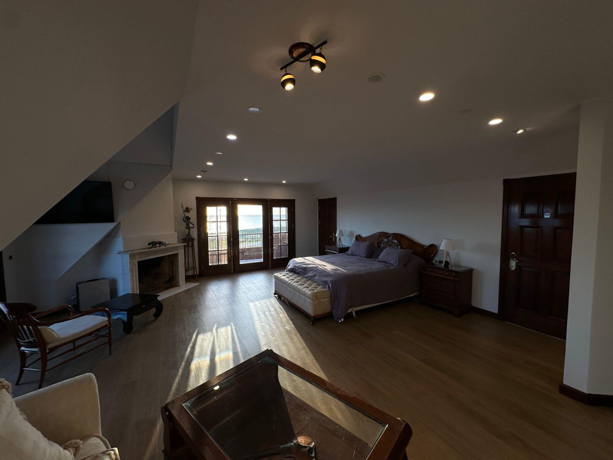 Casa ID.6679 - Vendemos casa primera línea al mar, playa mansa Punta del Este 
