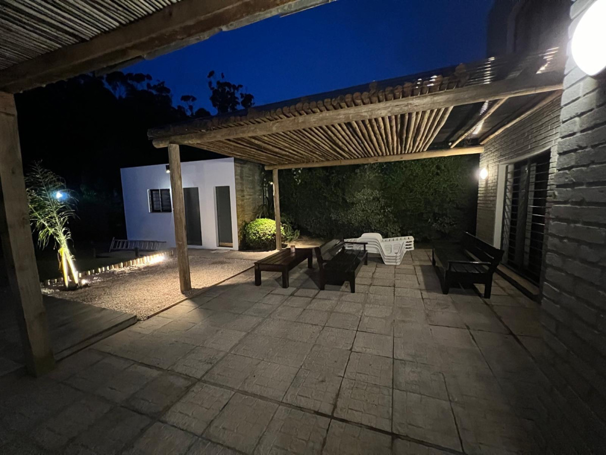 Casa ID.569 - IMPORTANTE Y MODERNA RESIDENCIA  EN SOLANAS