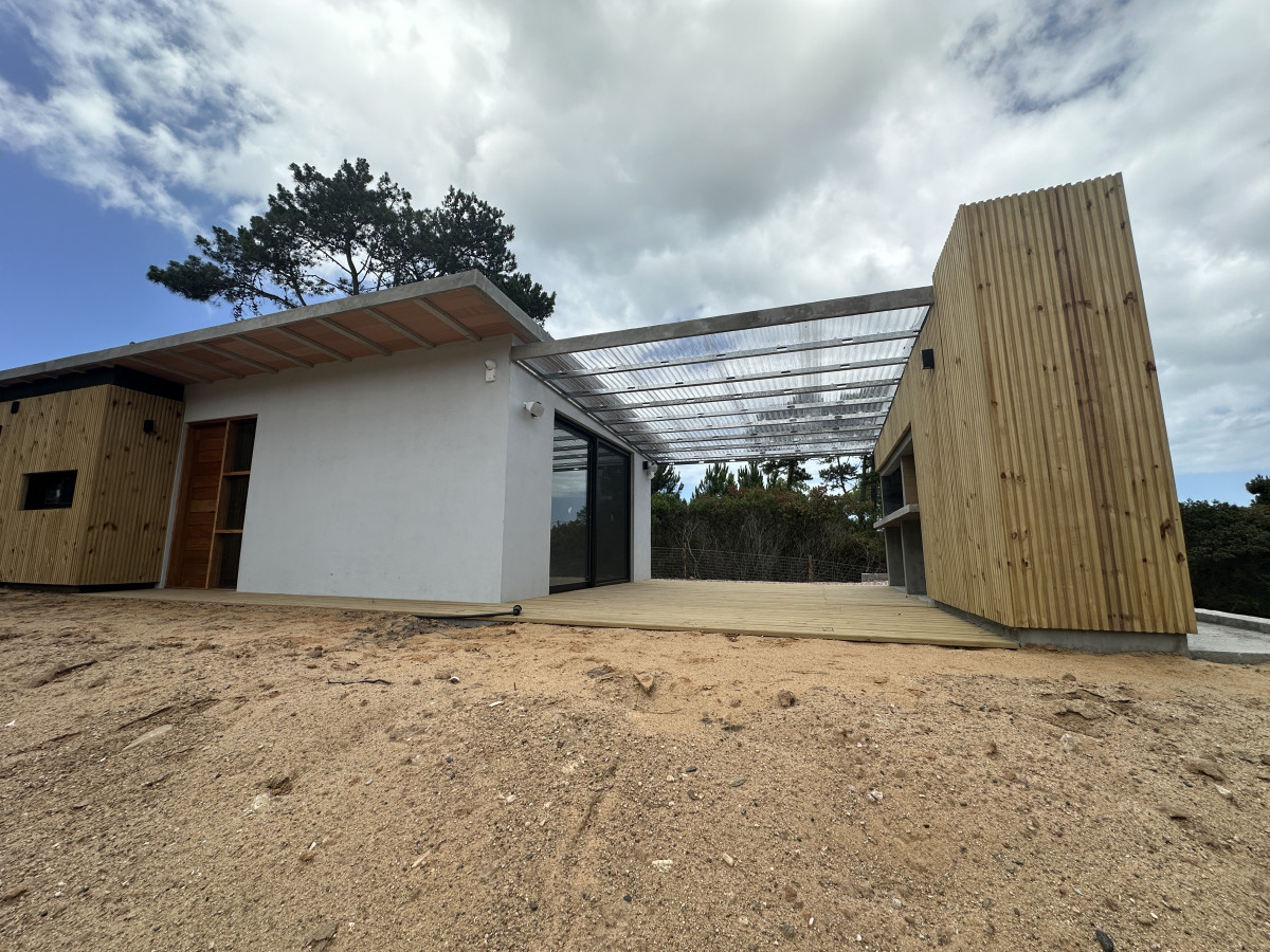 Casa ID.6650 - Venta casa a estrenar en barrio Club del lago Punta Ballena 