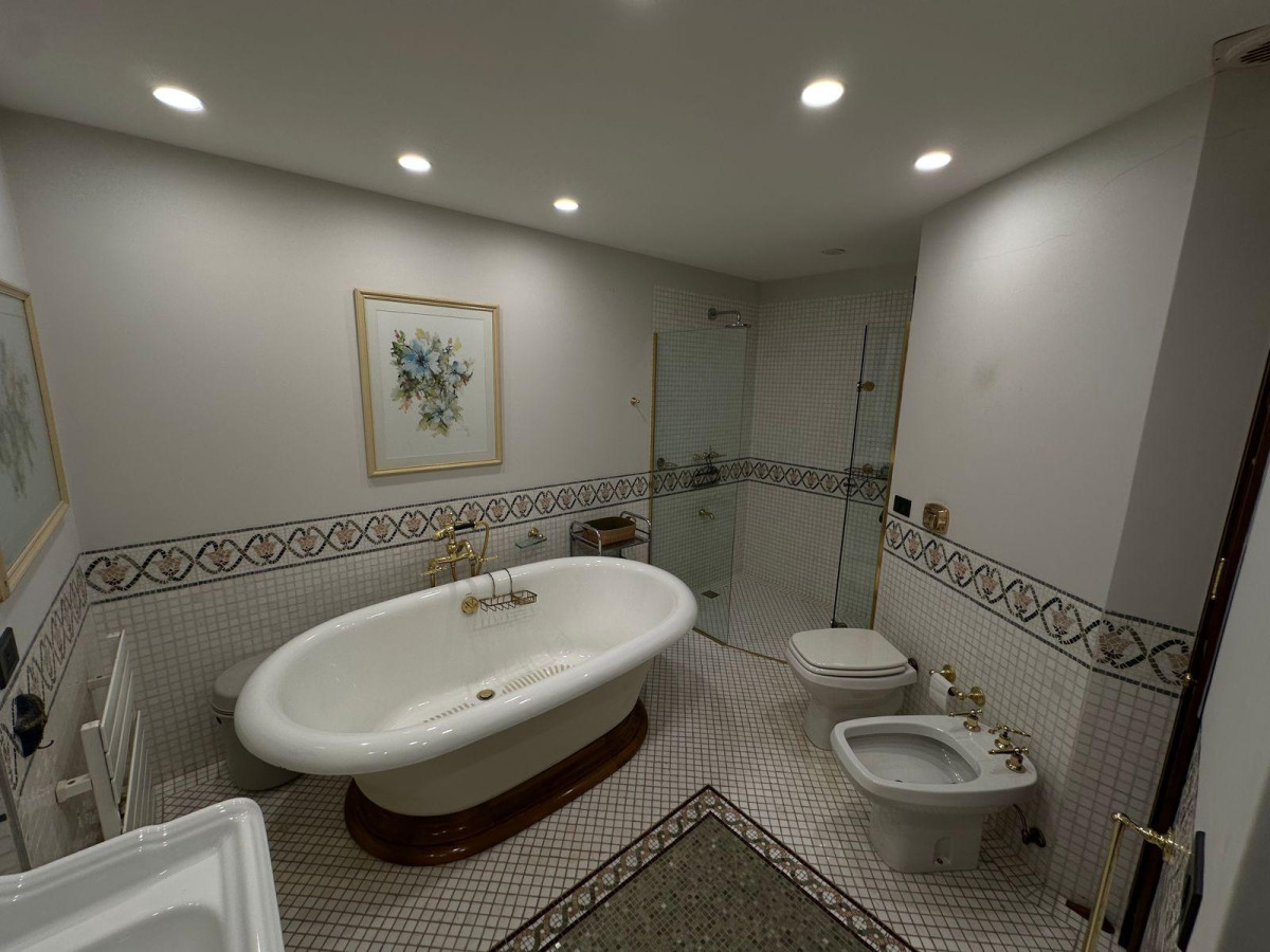 Casa ID.6679 - Vendemos casa primera línea al mar, playa mansa Punta del Este 