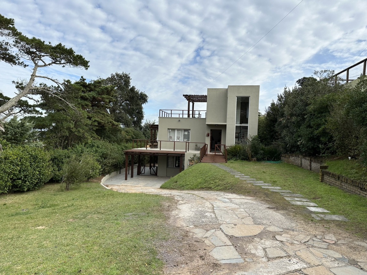 Casa ID.14 - Venta casa con vista al mar. Punta Ballena 