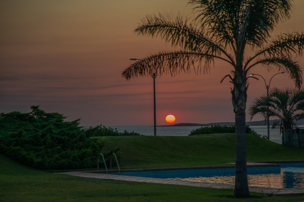 Casa ID.6679 - Vendemos casa primera línea al mar, playa mansa Punta del Este 