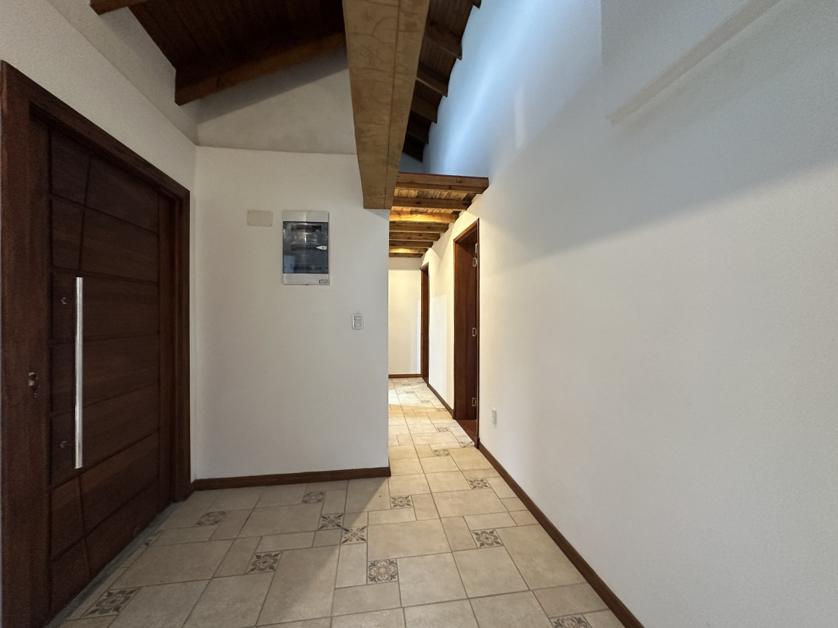 Casa ID.6624 - Venta casa en Club del lago, Punta Ballena 
