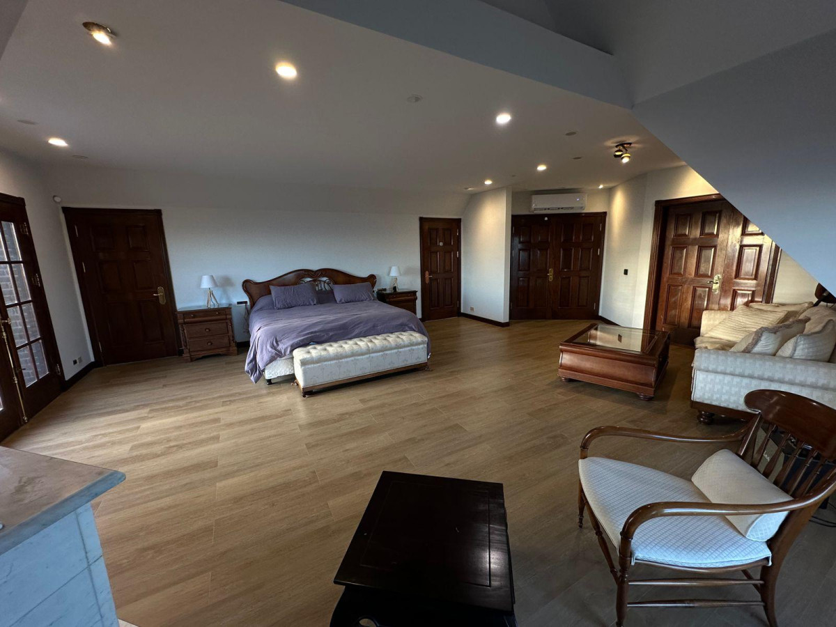 Casa ID.6679 - Vendemos casa primera línea al mar, playa mansa Punta del Este 