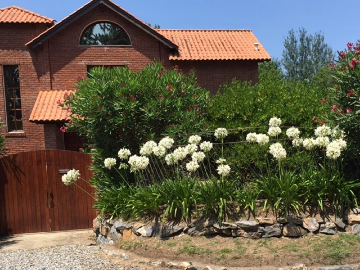Casa ID.5860 - Venta Casa en Laguna del Diario 