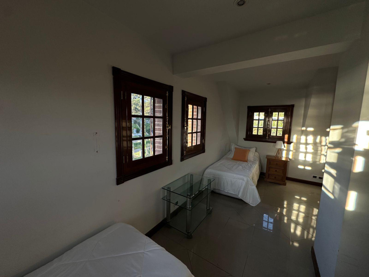 Casa ID.6679 - Vendemos casa primera línea al mar, playa mansa Punta del Este 