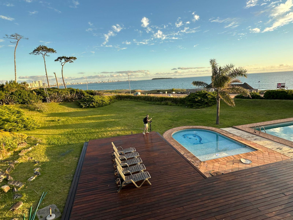 Casa ID.6679 - Vendemos casa primera línea al mar, playa mansa Punta del Este 