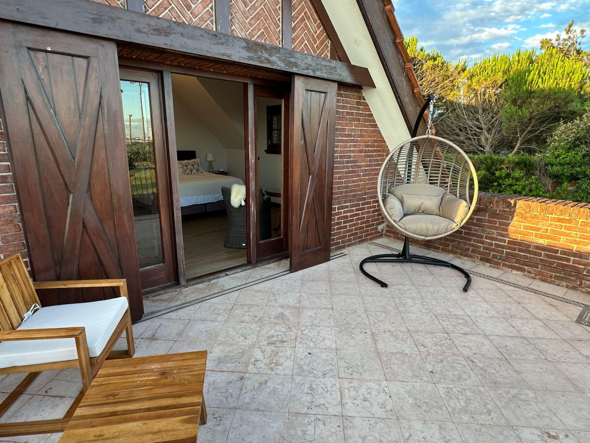 Casa ID.6679 - Vendemos casa primera línea al mar, playa mansa Punta del Este 