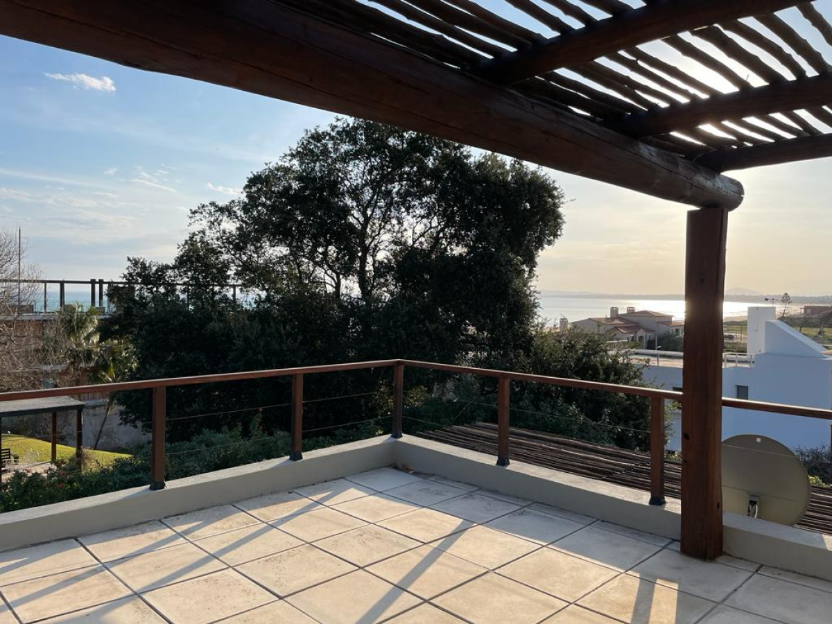 Casa ID.14 - Venta casa con vista al mar. Punta Ballena 