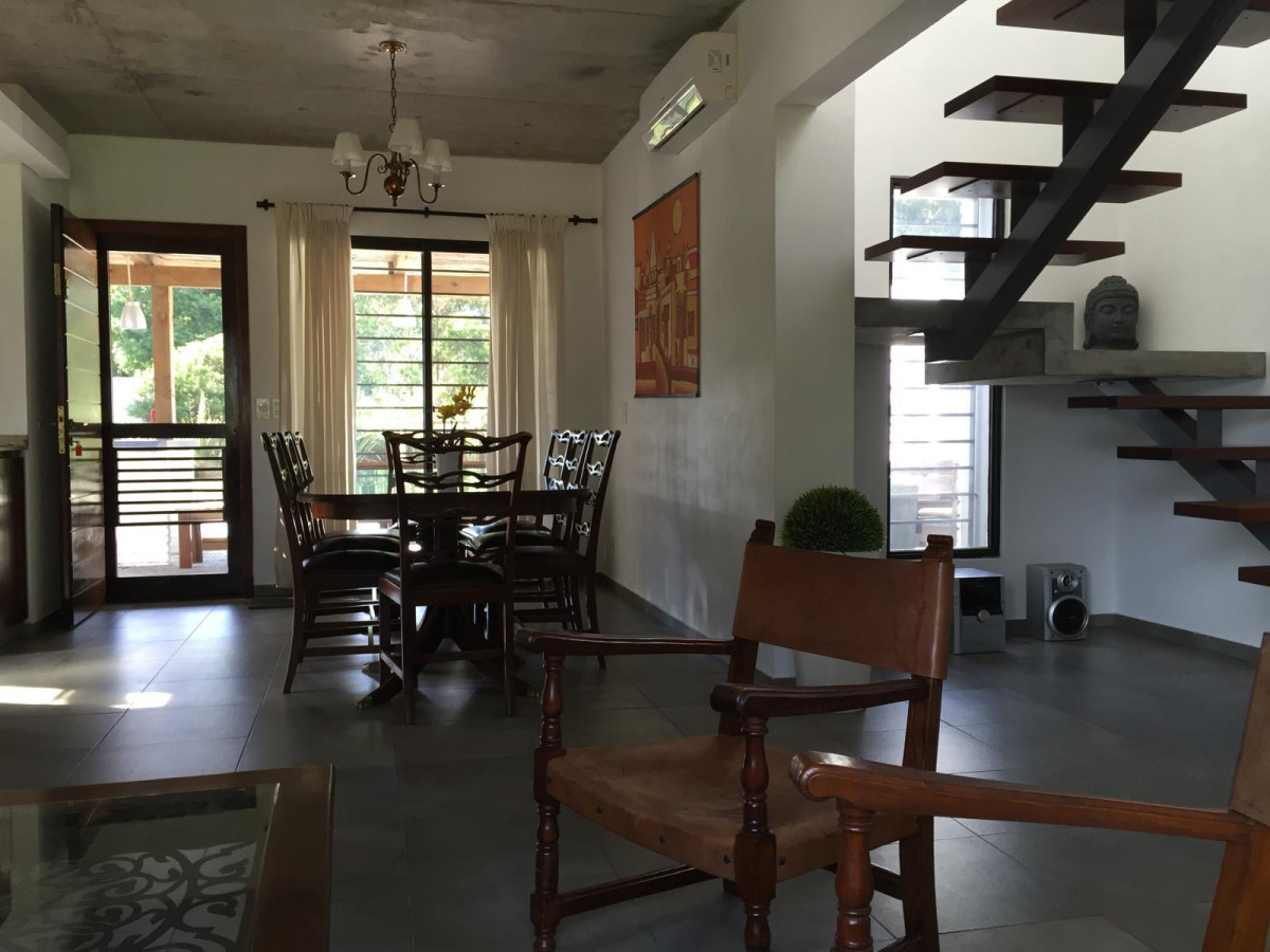 Casa ID.569 - IMPORTANTE Y MODERNA RESIDENCIA  EN SOLANAS