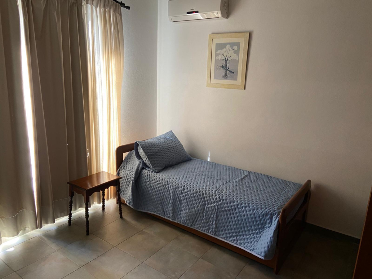 Casa ID.569 - IMPORTANTE Y MODERNA RESIDENCIA  EN SOLANAS