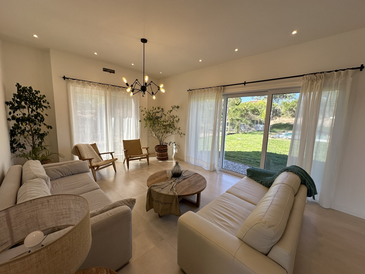Casa ID.6427 - Venta casa en zona Chihuahua, Punta Ballena 