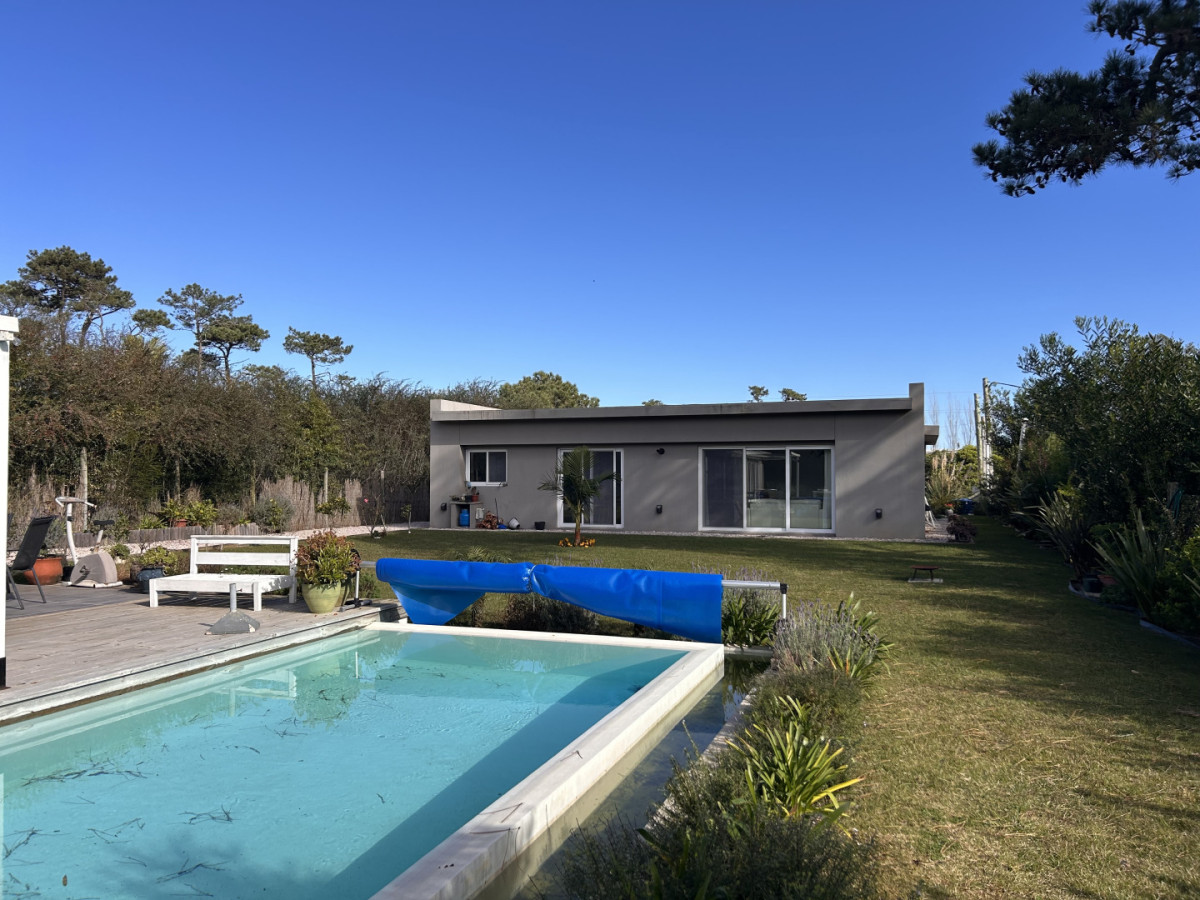 Casa ID.6427 - Venta casa en zona Chihuahua, Punta Ballena 
