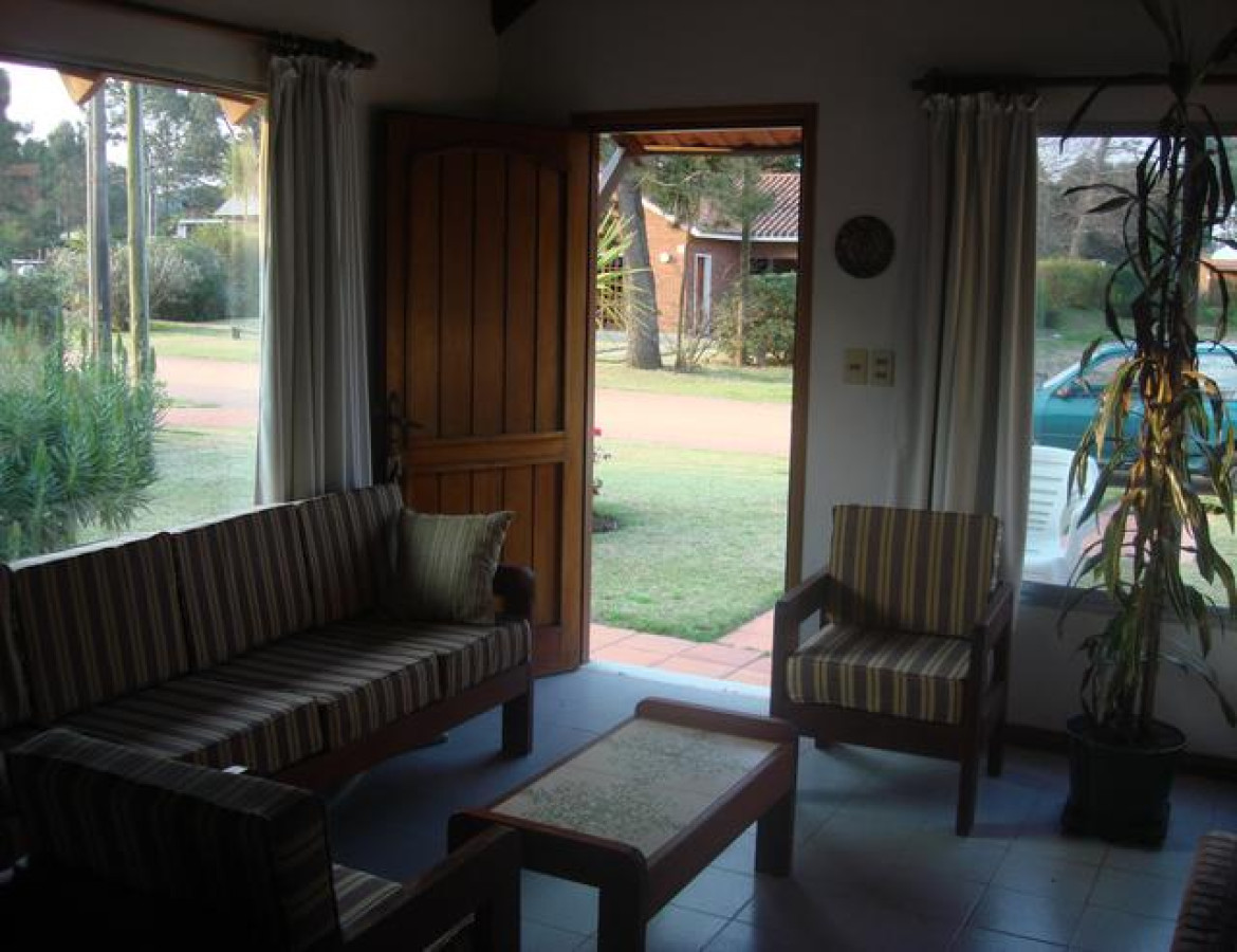 Casa ID.169 - ASA EN TIO TOM A 1 CUADRA Y MEDIA DE LA PLAYA