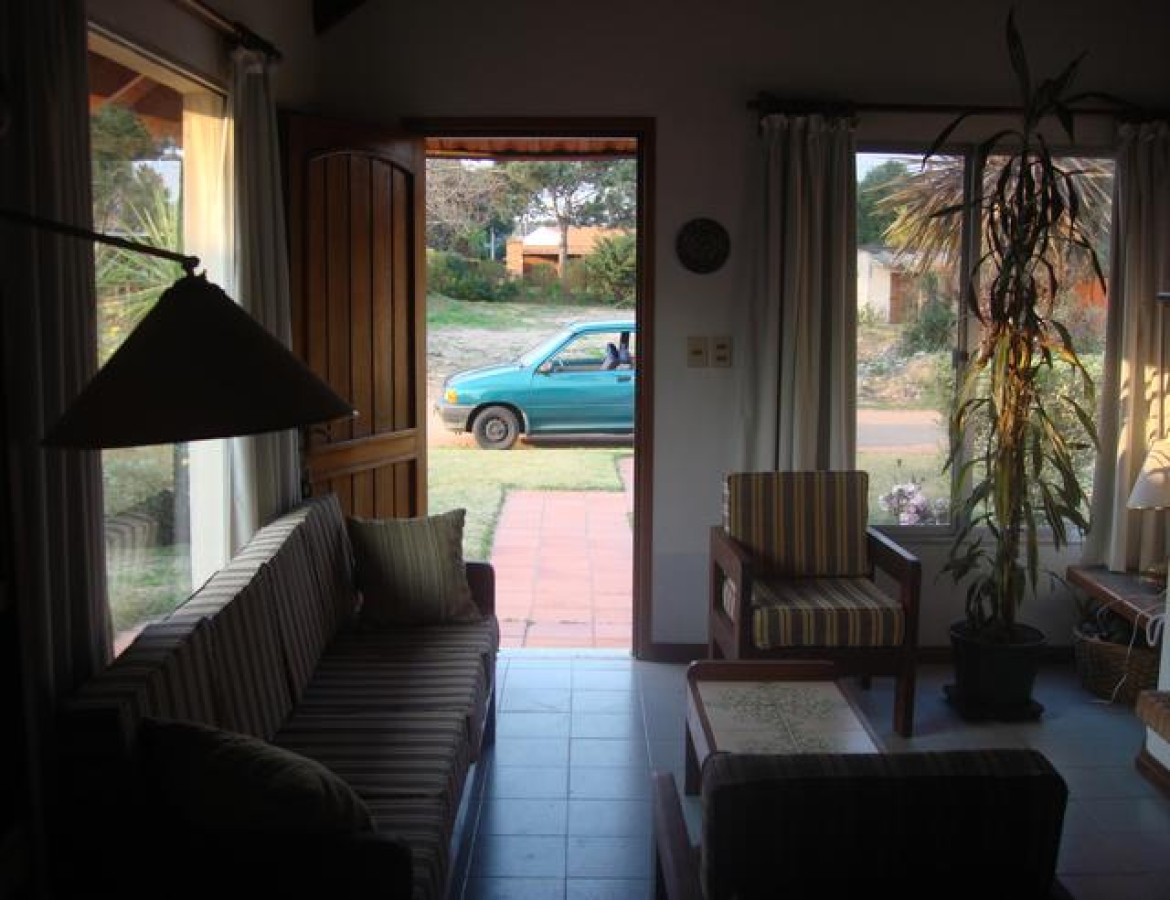Casa ID.169 - ASA EN TIO TOM A 1 CUADRA Y MEDIA DE LA PLAYA
