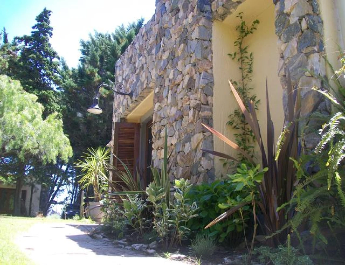 Casa ID.233 - Hermosa casa quinta compuesta de 3 construcciones, Casa de Huéspedes