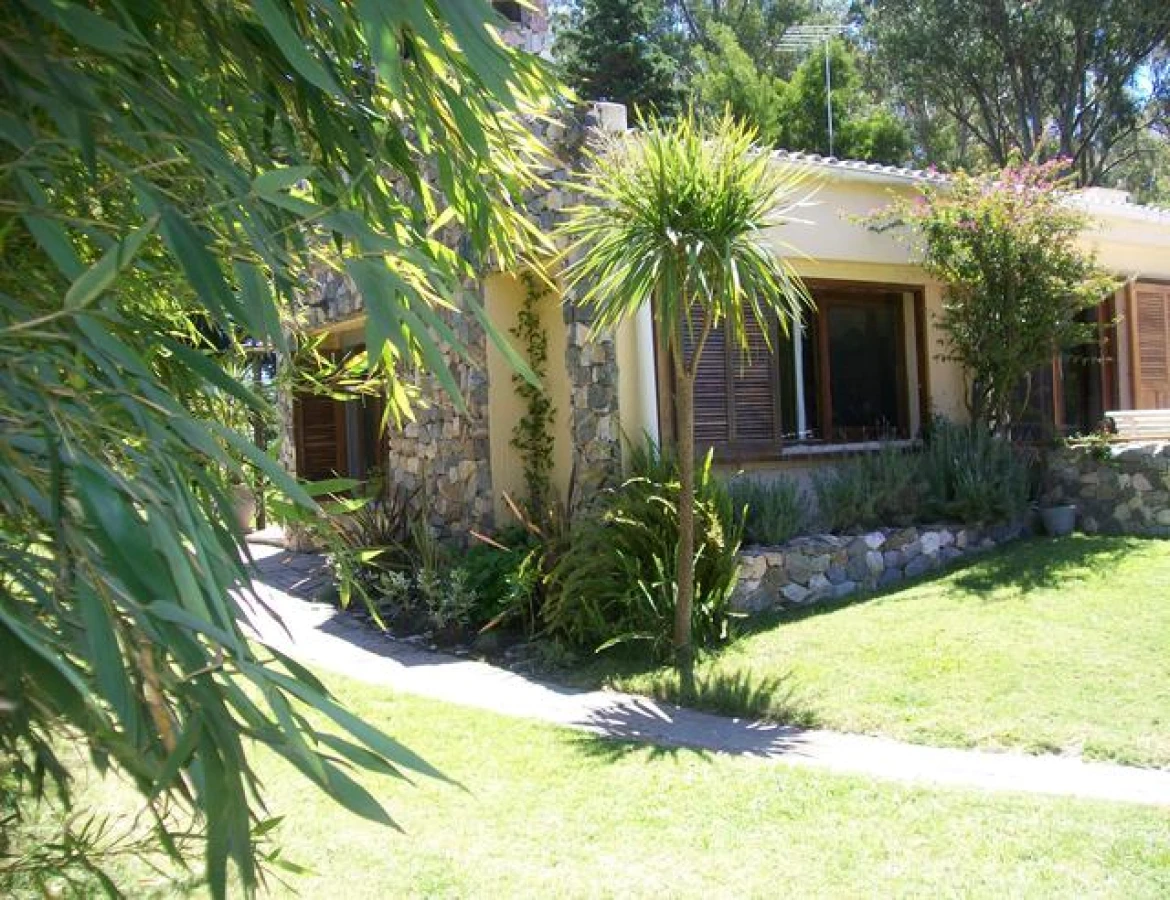 Casa ID.233 - Hermosa casa quinta compuesta de 3 construcciones, Casa de Huéspedes