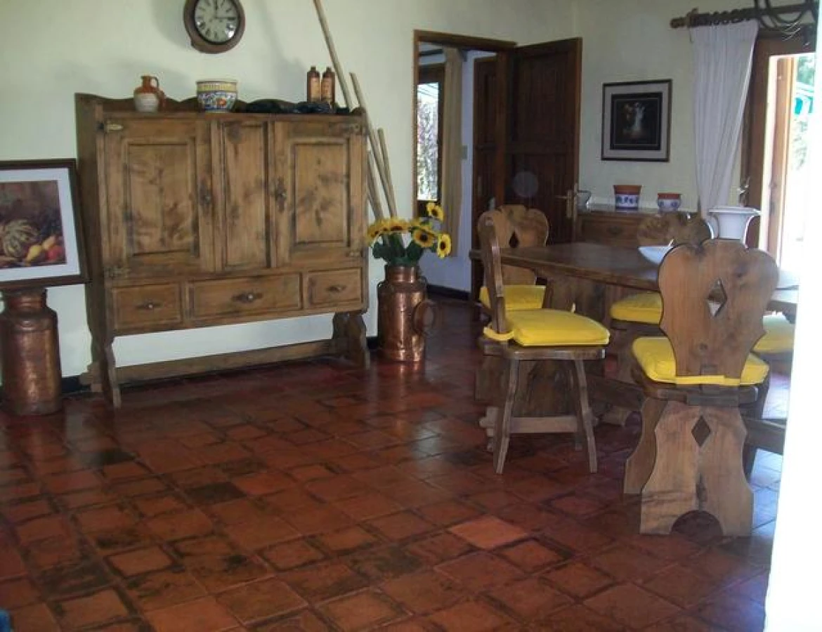 Casa ID.233 - Hermosa casa quinta compuesta de 3 construcciones, Casa de Huéspedes