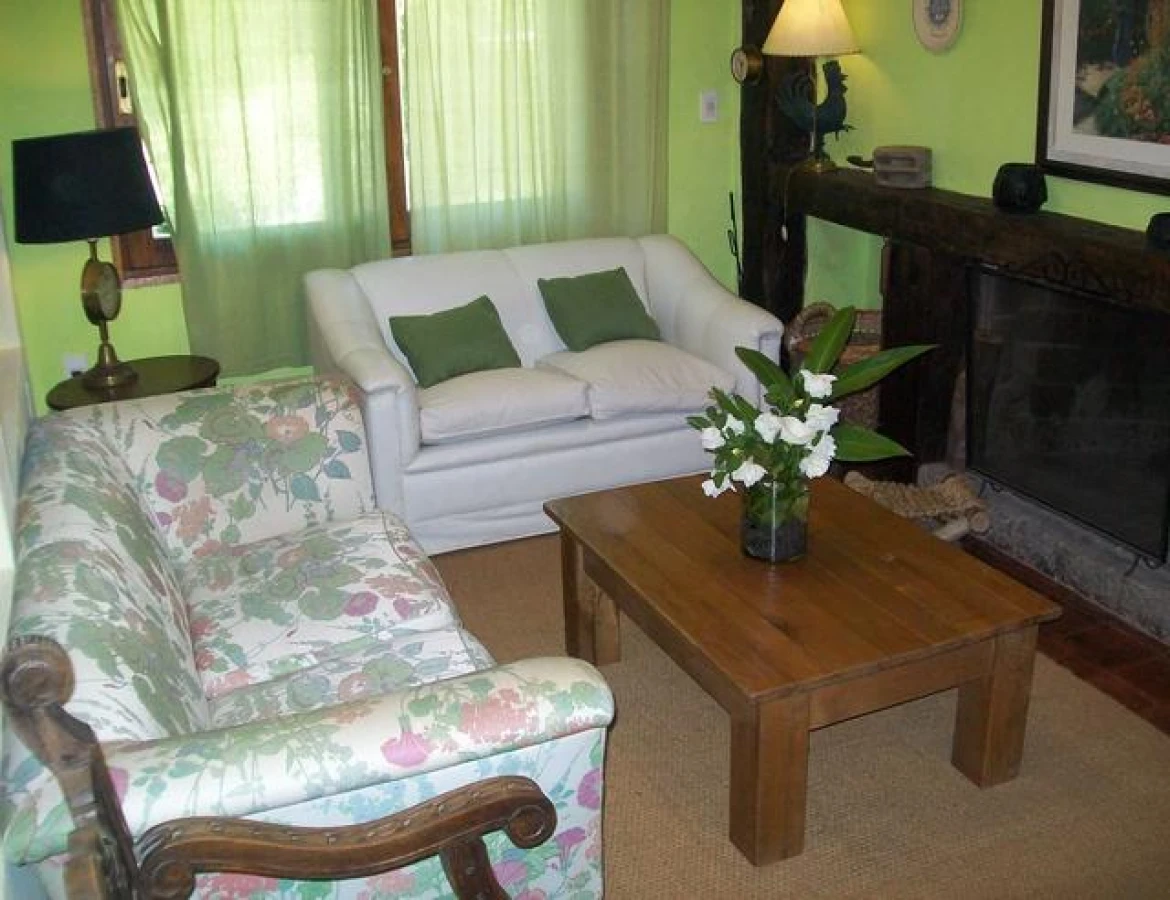 Casa ID.233 - Hermosa casa quinta compuesta de 3 construcciones, Casa de Huéspedes