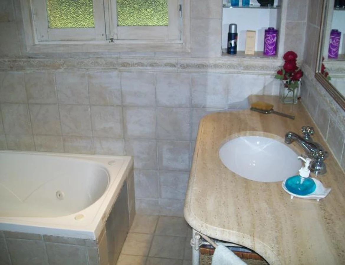 Casa ID.233 - Hermosa casa quinta compuesta de 3 construcciones, Casa de Huéspedes