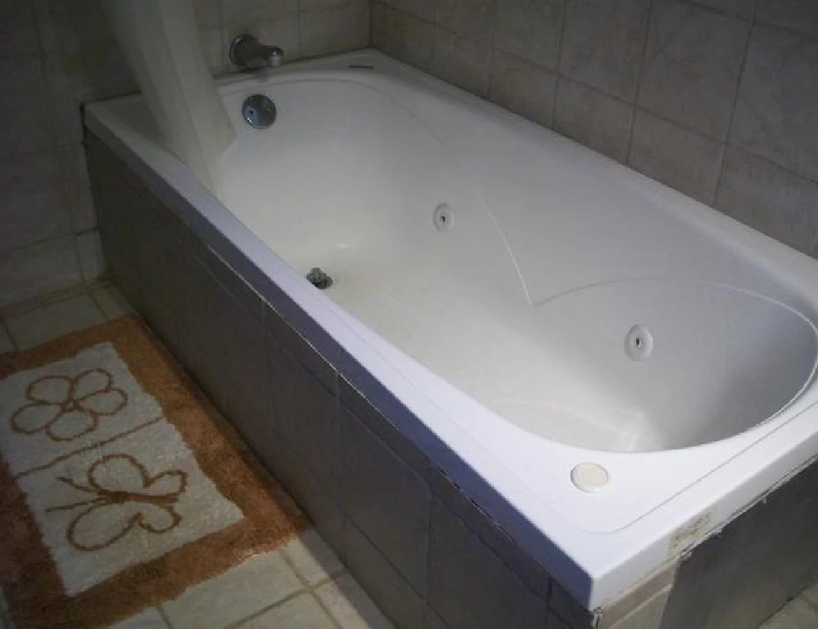 Casa ID.233 - Hermosa casa quinta compuesta de 3 construcciones, Casa de Huéspedes