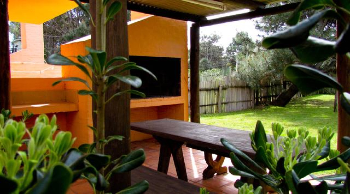Casa ID.42 - DUPLEX EN TIO TOM A 1/2 CUADRA DE LA PLAYA, 2 DORMITORIOS