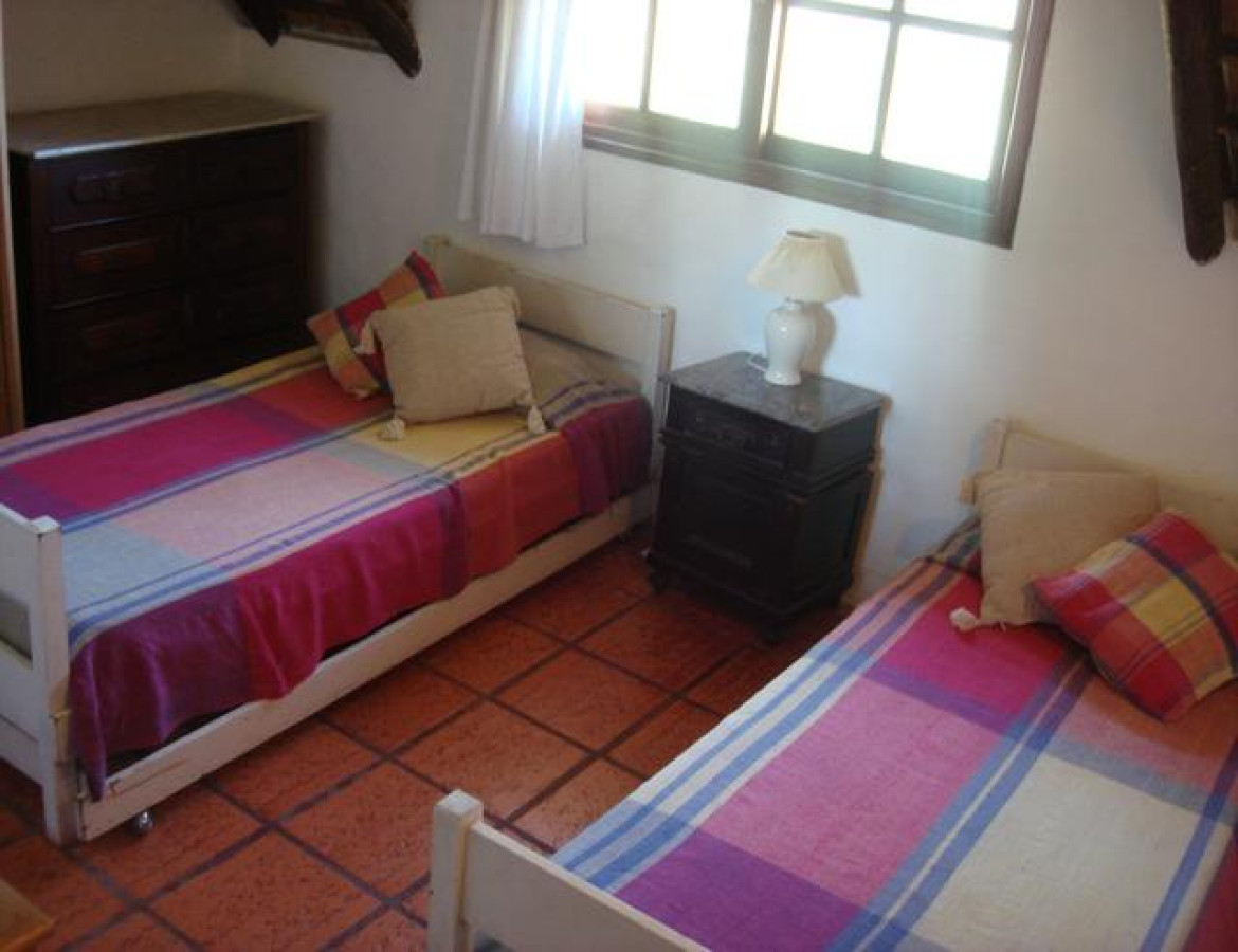 Casa ID.490 - Casa en Tio Tom, muy linda, con 3 Dormitorio