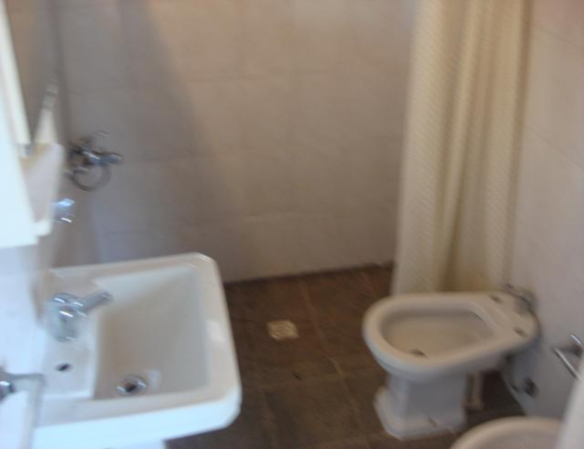 Casa ID.490 - Casa en Tio Tom, muy linda, con 3 Dormitorio