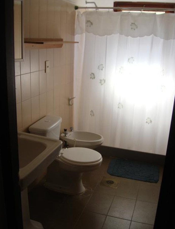 Casa ID.490 - Casa en Tio Tom, muy linda, con 3 Dormitorio