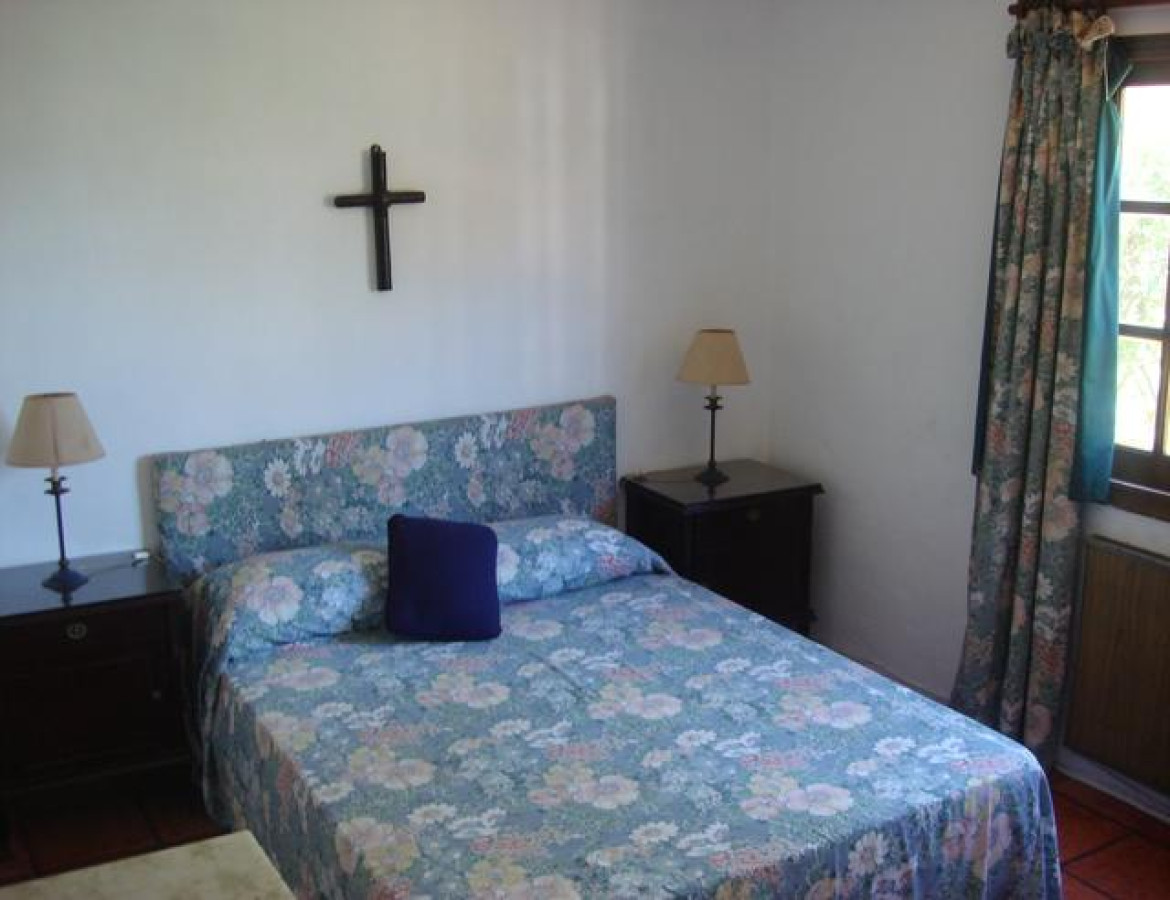 Casa ID.490 - Casa en Tio Tom, muy linda, con 3 Dormitorio
