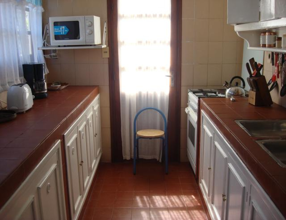 Casa ID.490 - Casa en Tio Tom, muy linda, con 3 Dormitorio