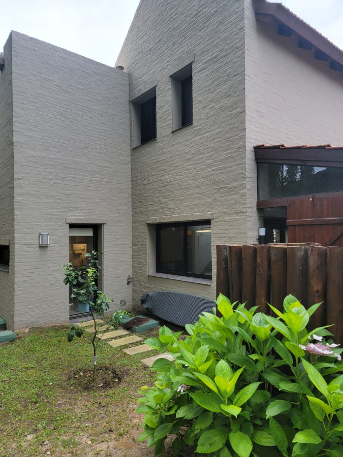 Casa ID.6306 - Venta casa tipo duplex en barrio privado Punta del Este 