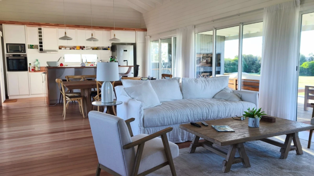 Casa ID.7250 - Venta y alquiler casa en El Quijote, barrio privado 