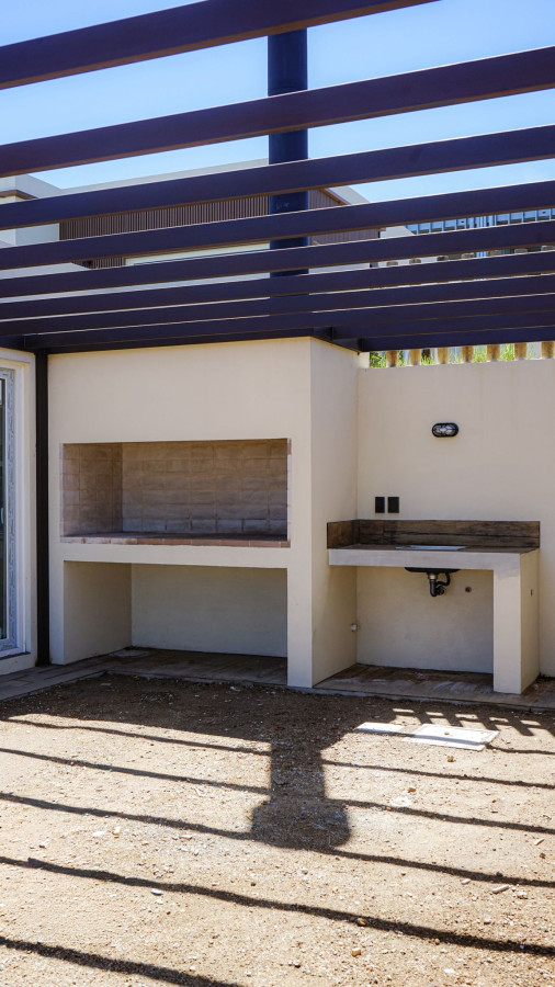 Casa ID.6880 - Venta casa en Punta Fria, Piriapolis 