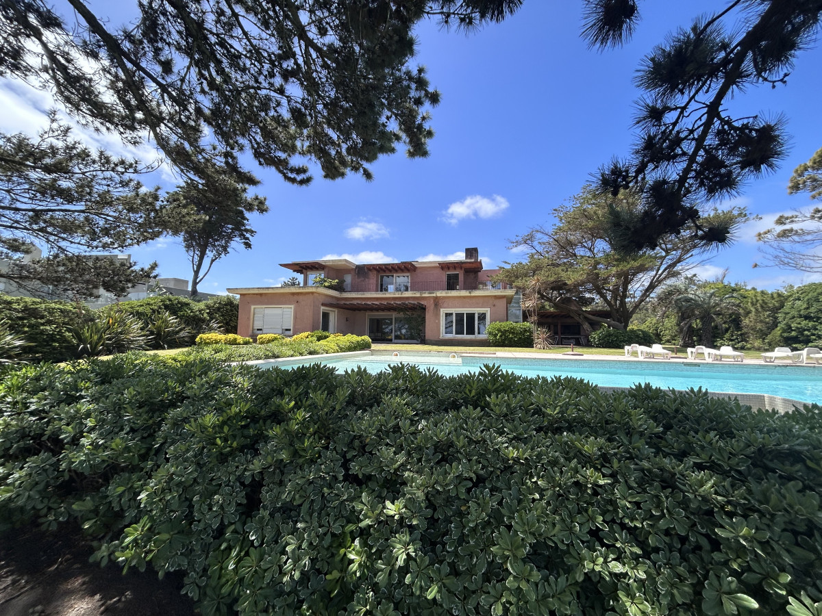 Casa ID.208 - Hermosa casa en Solanas en primera linea al mar 