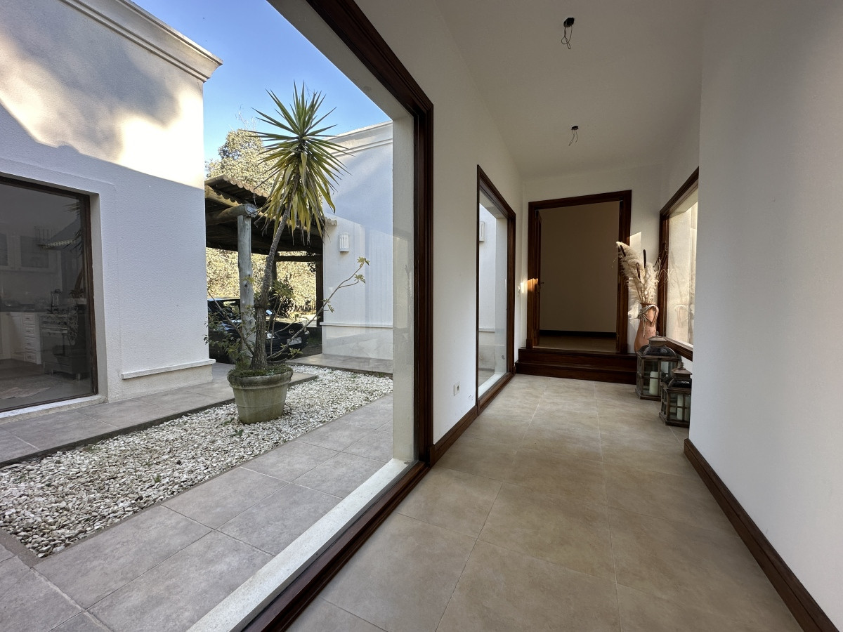 Casa ID.6591 - Venta casa en barrio semi cerrado Las Silvias, Punta Ballena 