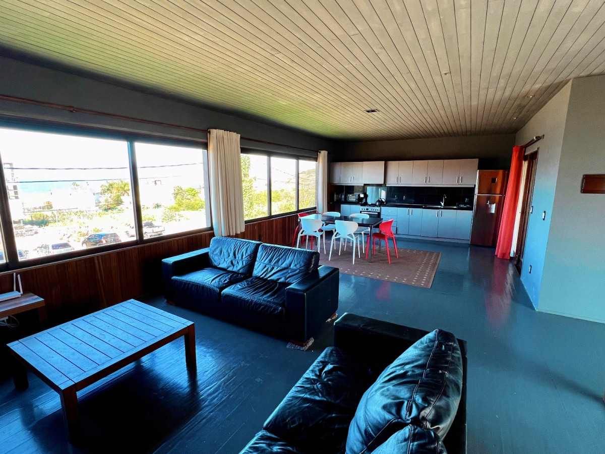 Casa ID.553 - Impecable casa, con amplias vistas a la bahia de Punta del Este y Punta Ballena. 