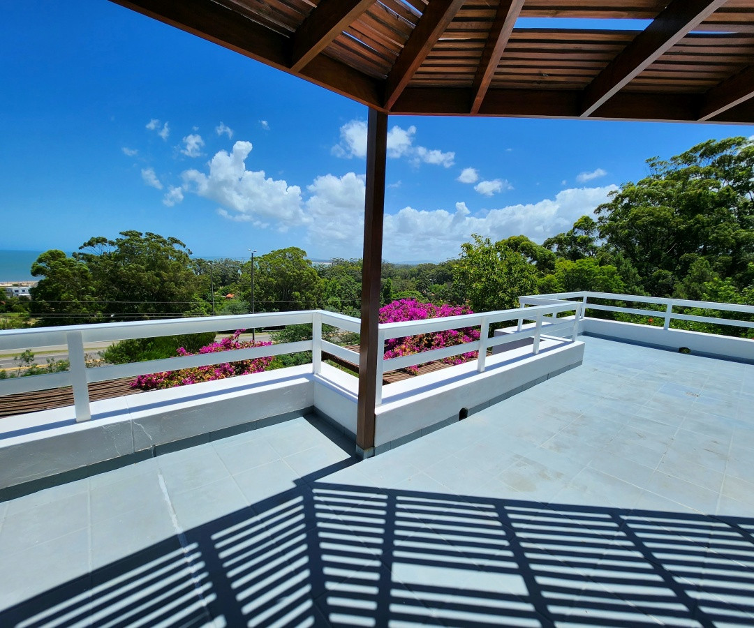 Casa ID.466 - Venta casa tipo posada de 9 apartamentos. Punta Ballena 