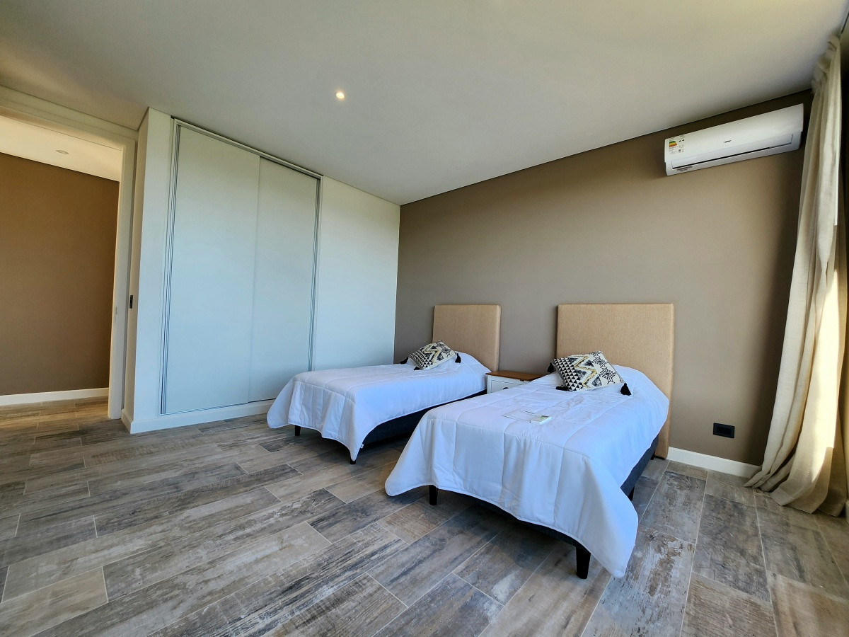 Casa ID.6025 - Excelente casa en Venta, barrio privado 