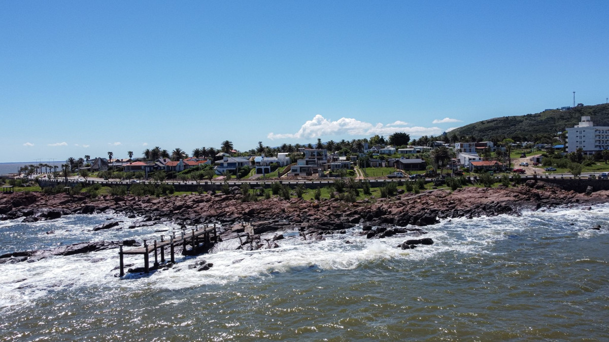 Casa ID.6880 - Venta casa en Punta Fria, Piriapolis 