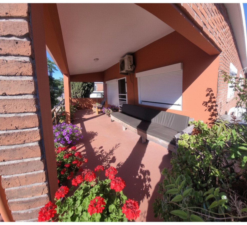 Casa ID.7252 - Venta casa en Maldonado, ideal para renta 